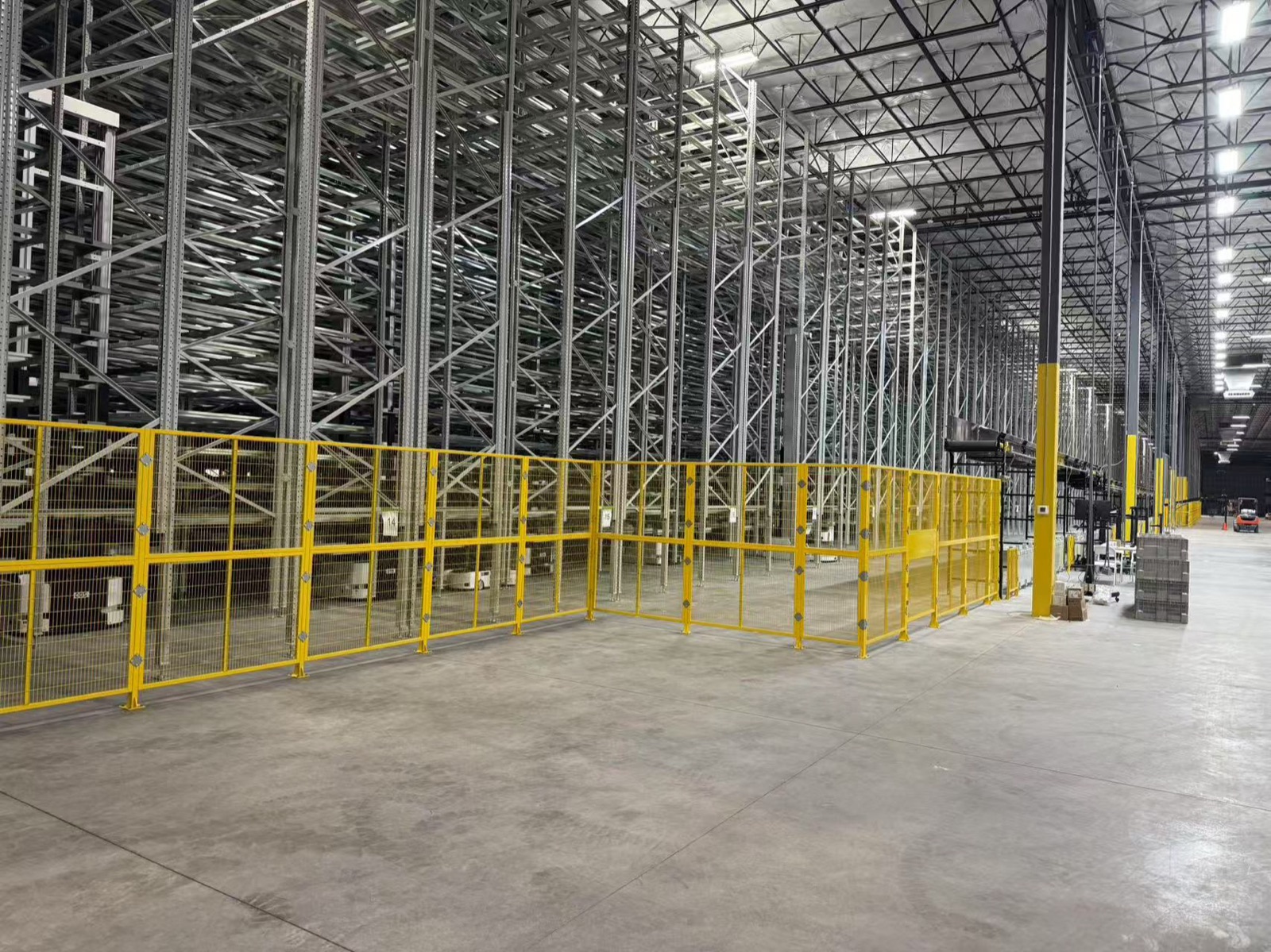Poland — 890,000+ Tote Locations for a Global AMR Integrator (P3 Project)